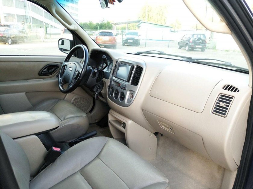 Ford Escape 2004 салон