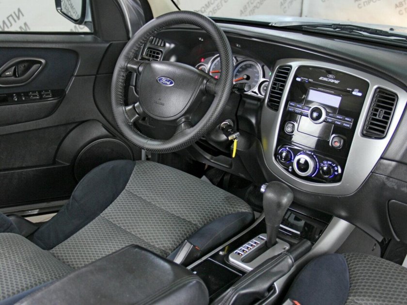 Ford Escape 2008 салон