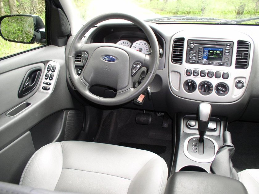 Форд Эскейп 2005 салон