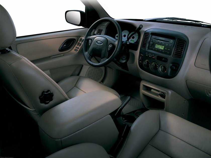 Ford Maverick 2005 салон