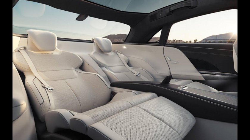 Электромобиль Lucid Air 2022