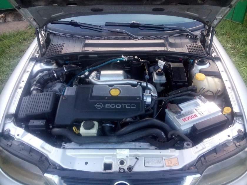 Опель Вектра 2001 под капотом