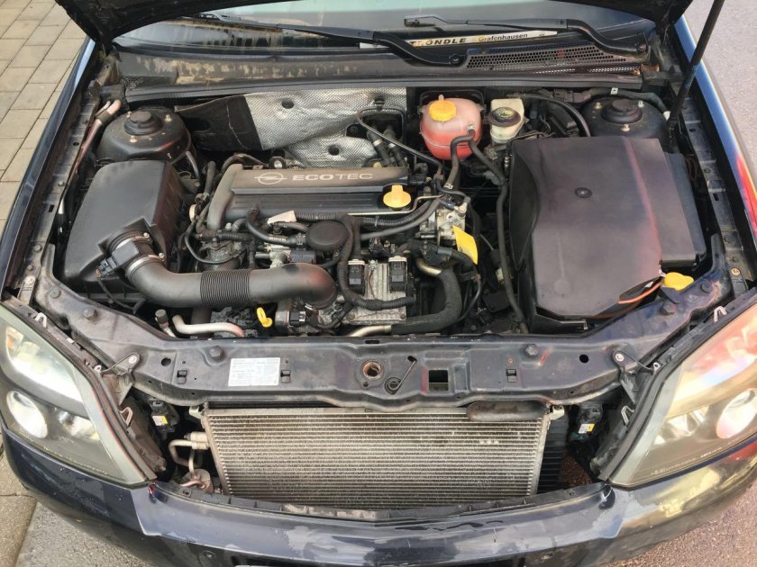 Опель Вектра с 2.2 бензин 2003