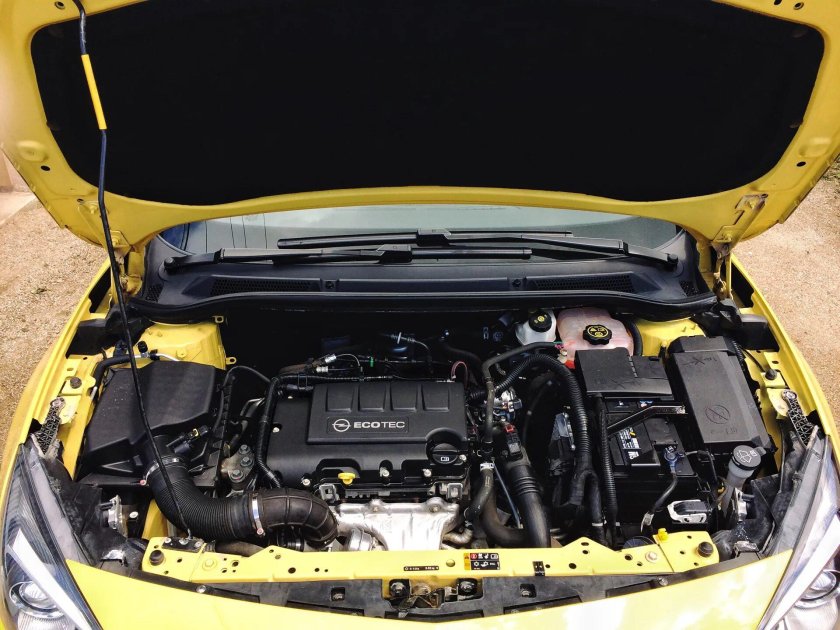 Opel Astra j GTC под капотом