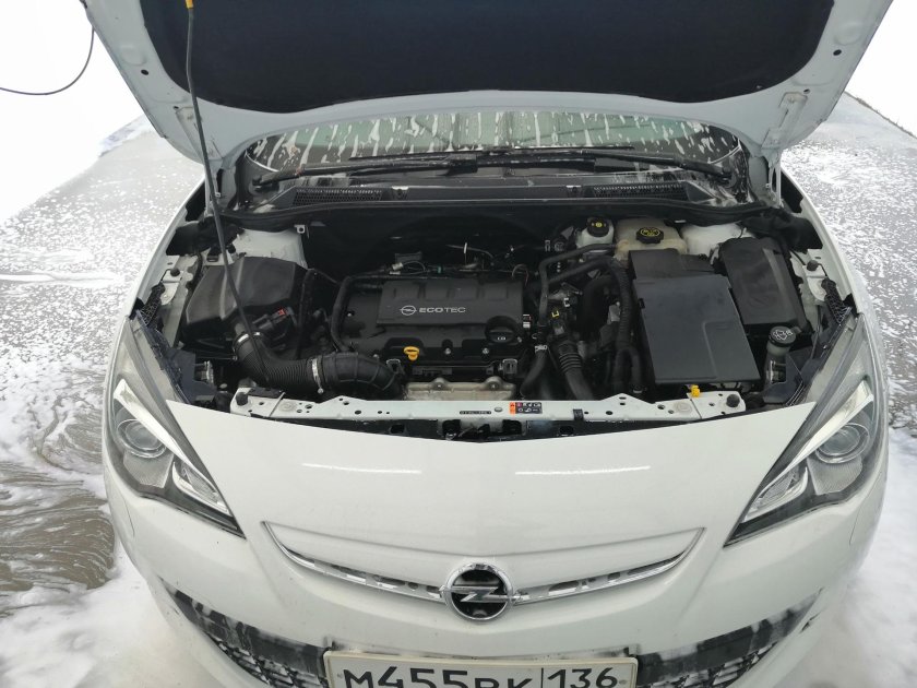 Opel Astra j GTC под капотом