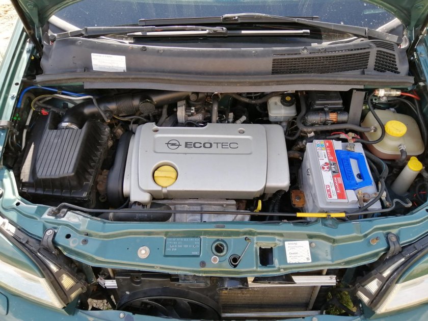 Опель Зафира под капотом