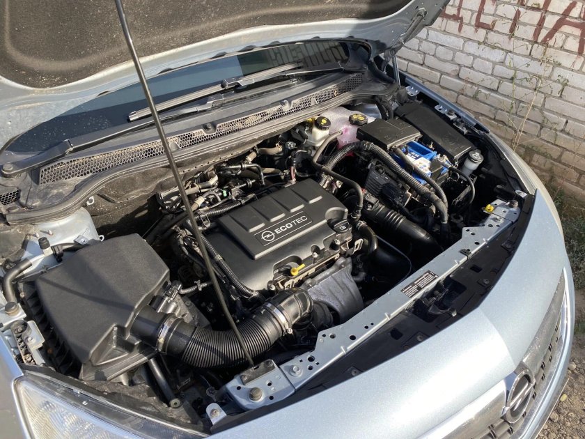 Опель Астра j 1.4 турбо