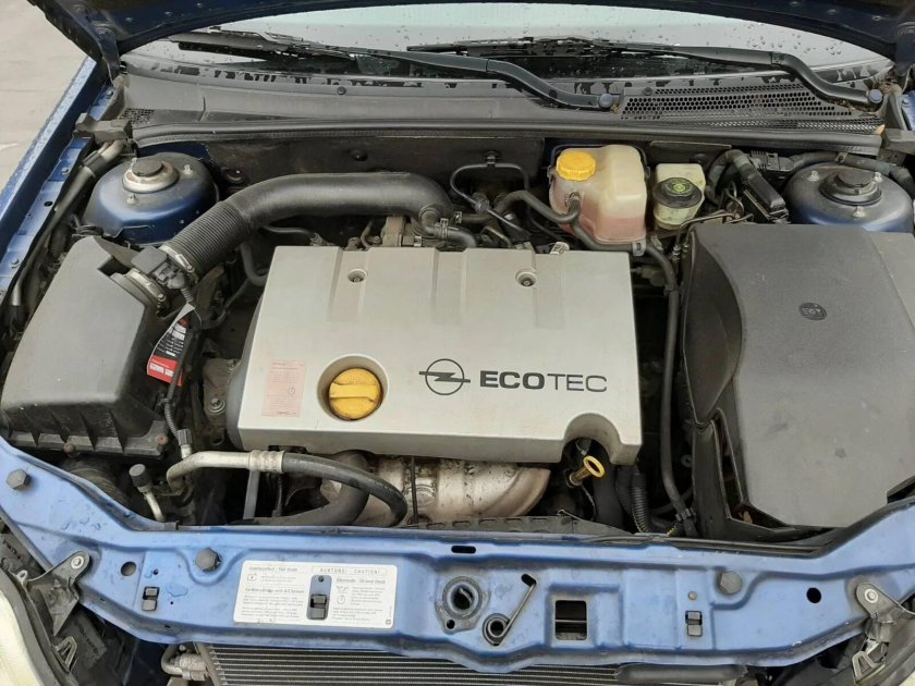 Опель Вектра с 1.8 2002