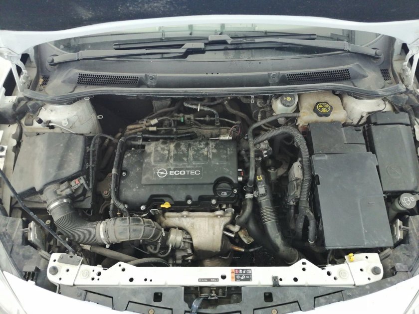 Опель Астра j 1.4 под капотом