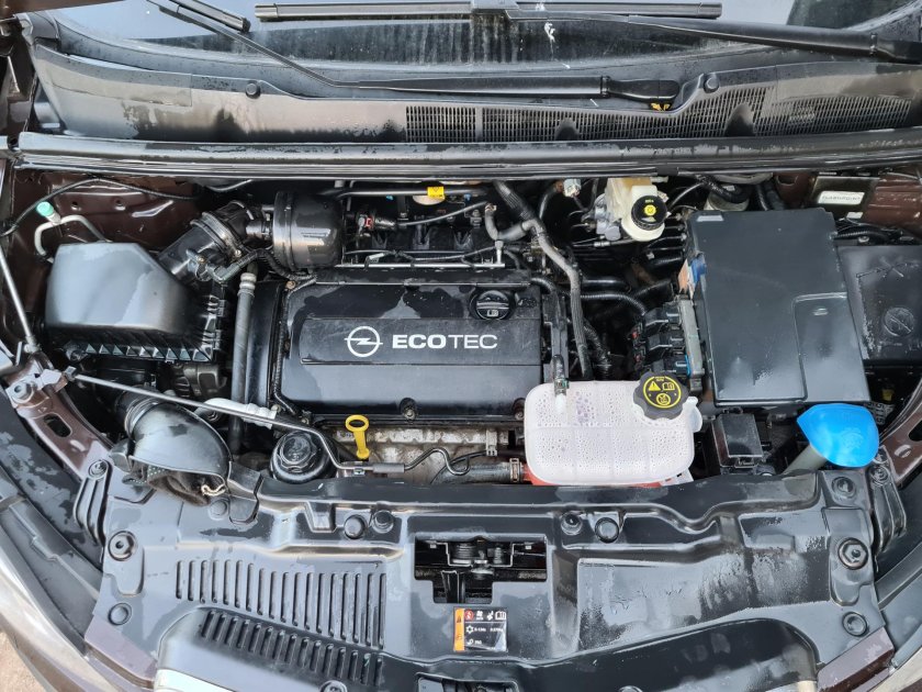 Опель Мокка 1.4 подкапотное