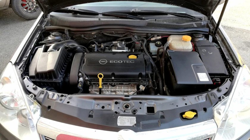 Opel Astra h под капотом