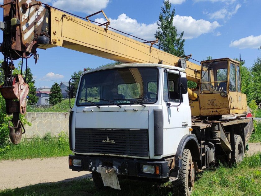Автомобиль МАЗ Автокраны