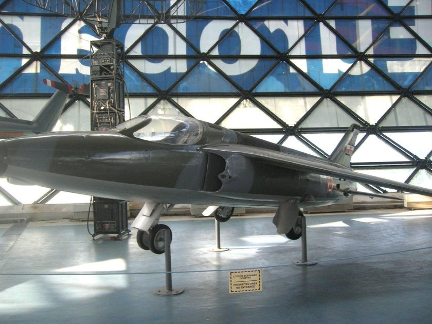 Самолет Gnat f1