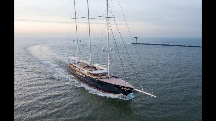 Яхта Джеффа Безоса