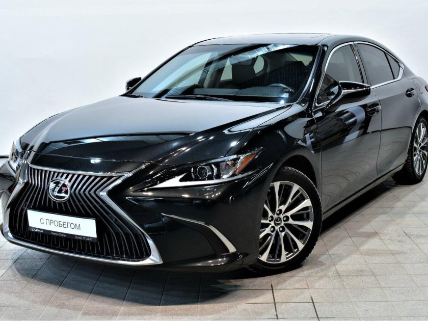 Лексус седан 2020