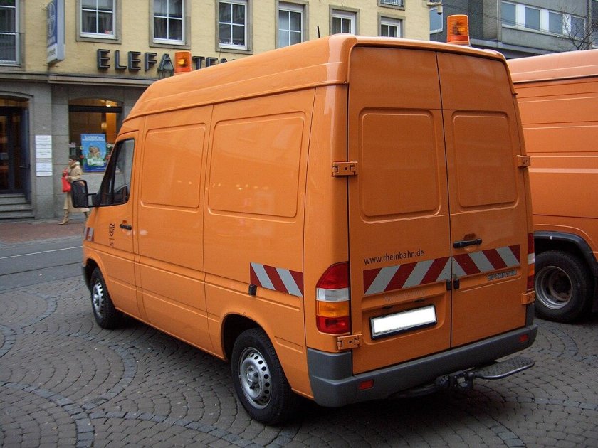 Mercedes-Benz Sprinter 212d
