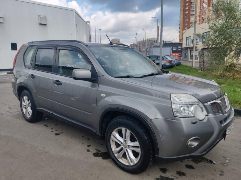 Ниссан х-Трейл 2.5бензин