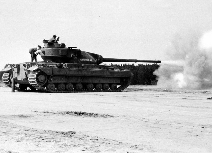 Танк fv214 Conqueror