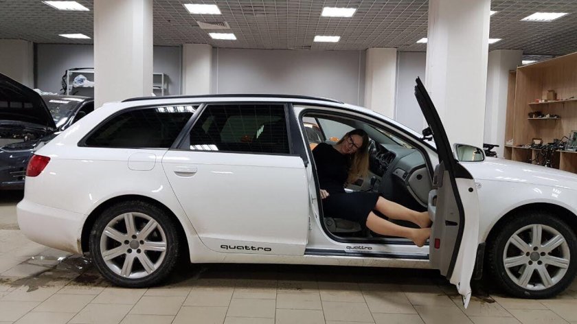 Лиса рулит Ауди а6 Олроуд