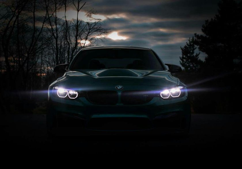 БМВ f10 в темноте