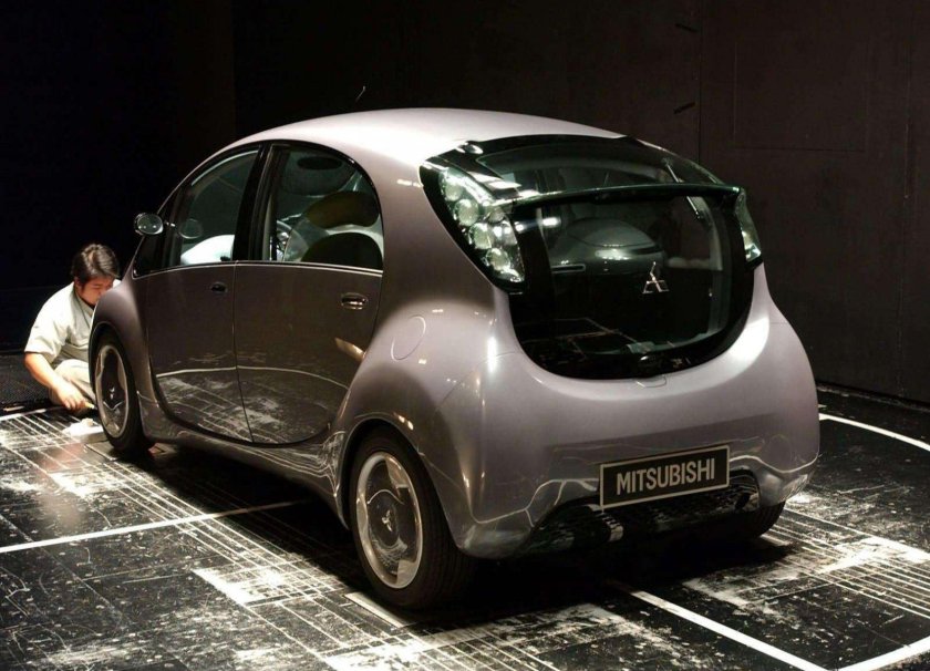Mitsubishi i