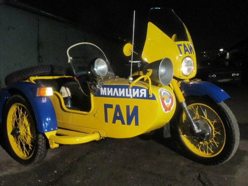 Милицейский мотоцикл Урал