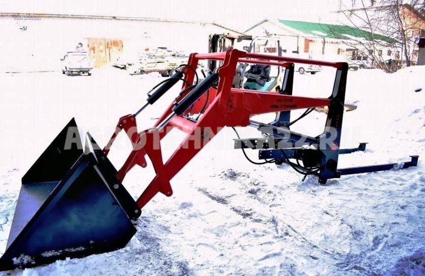 Погрузчик универсальный ПКУ-0.9