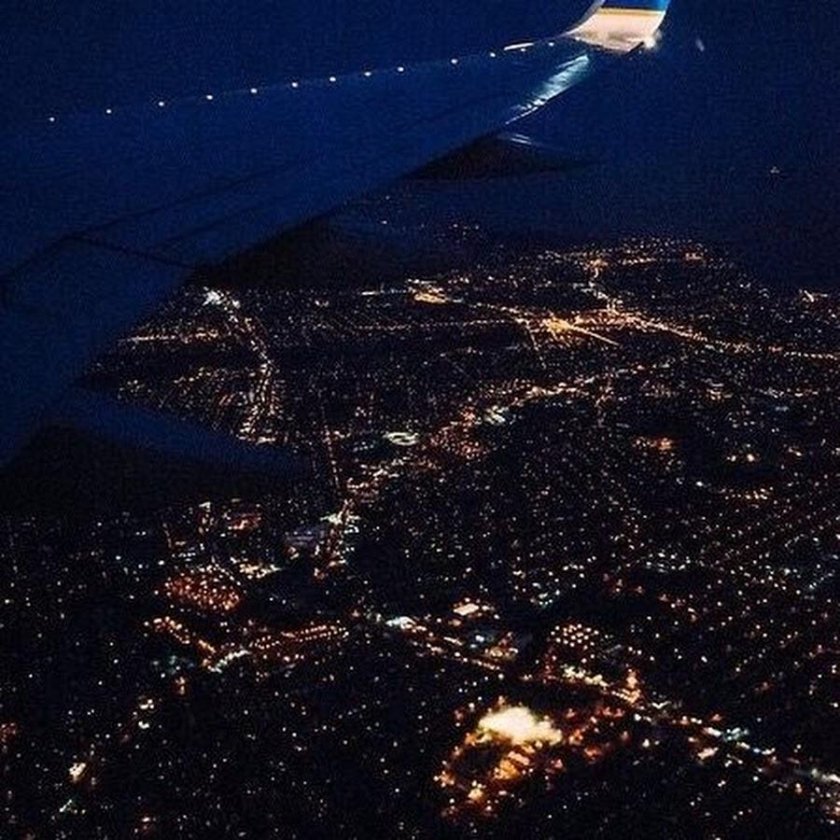 Самолет ночью