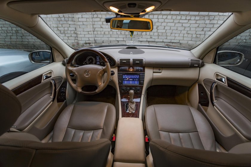 Mercedes-Benz w203 салон
