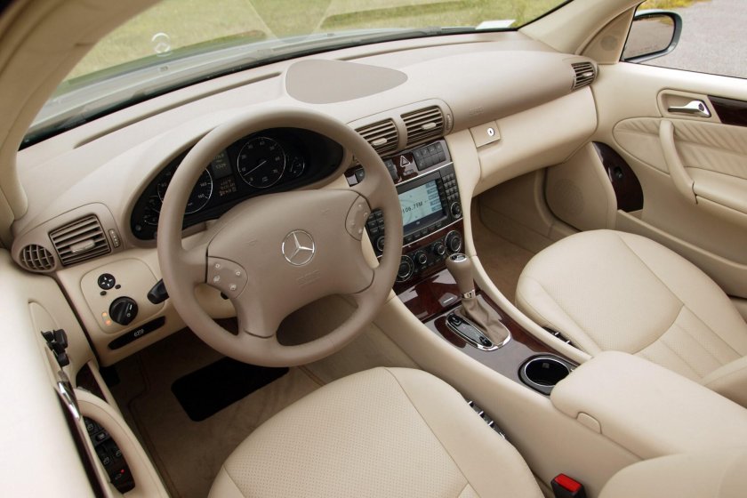 Mercedes-Benz w203 салон