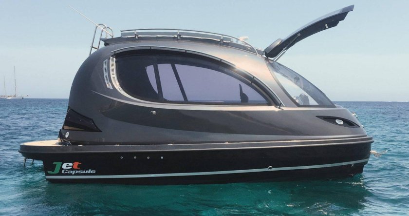 Яхта Jet Capsule