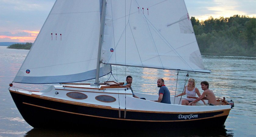 Лодка Дрескомб логгер