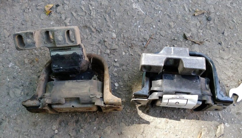 Подушка двигателя Додж Стратус 2.4