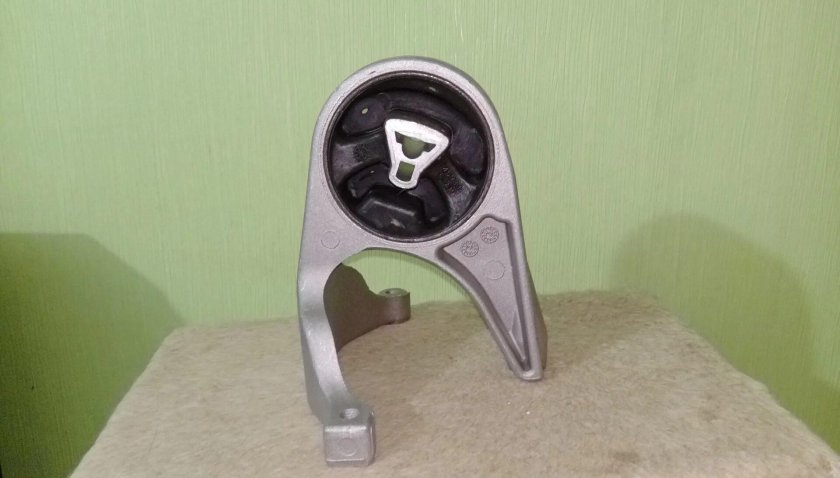 Подушка двигателя задняя Додж Стратус 2