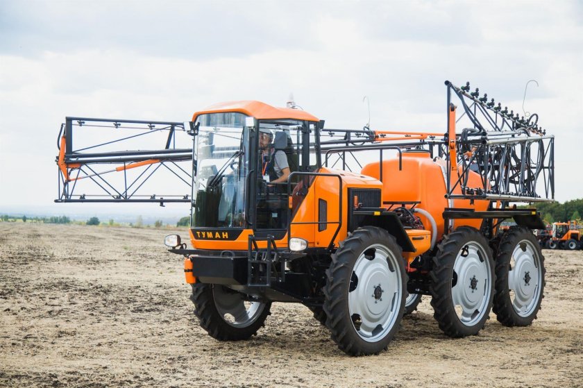 Туман 2 опрыскиватель самоходный