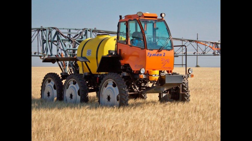 Туман-1 самоходный опрыскиватель