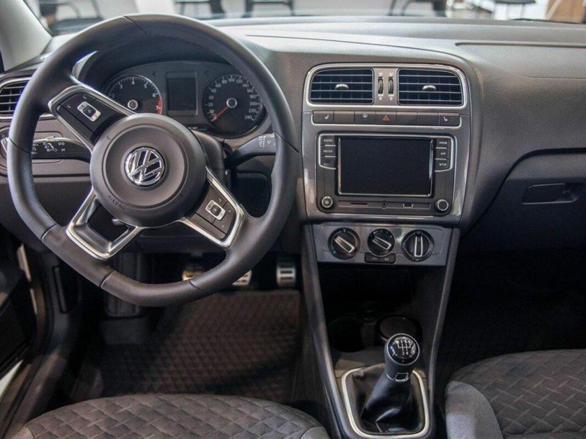 Volkswagen Polo sedan 2017 салон