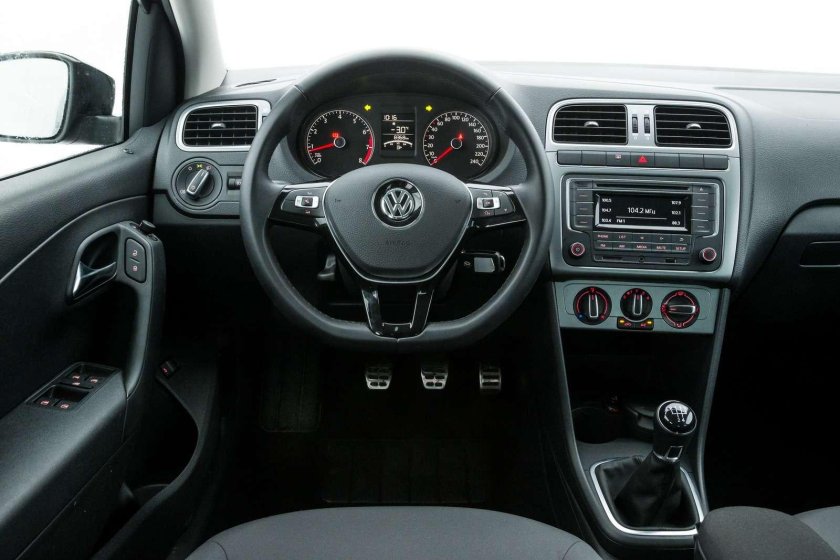 Volkswagen Polo sedan 2015 салон