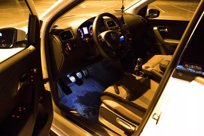 Подсветка ног Volkswagen Polo sedan