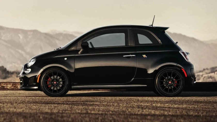 Fiat 500 Abarth чёрный