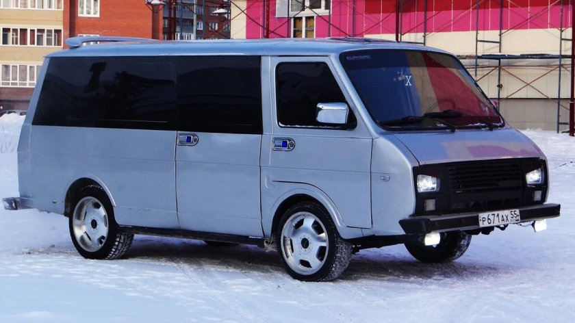 Советский микроавтобус РАФ 2203
