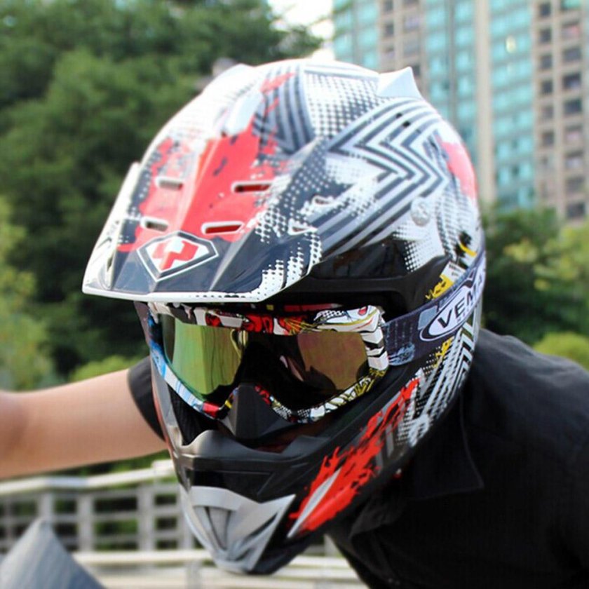 Кроссовый шлем