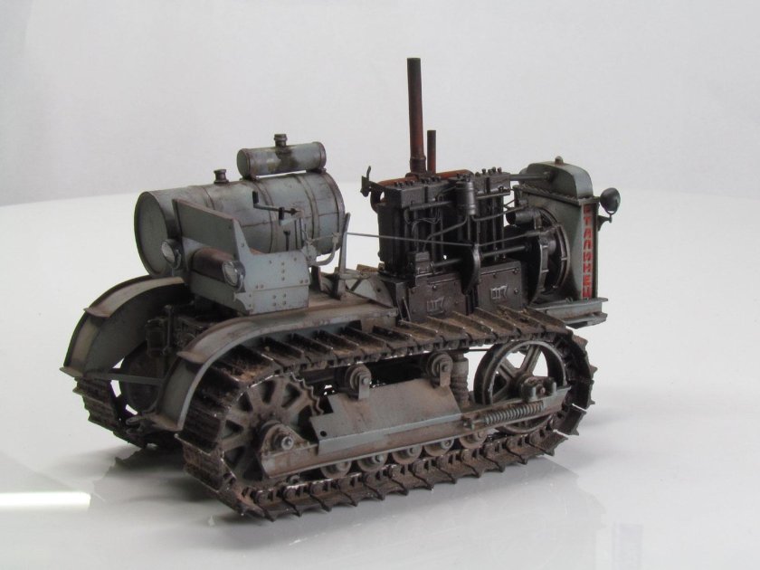 Гусеничный трактор Сталинец