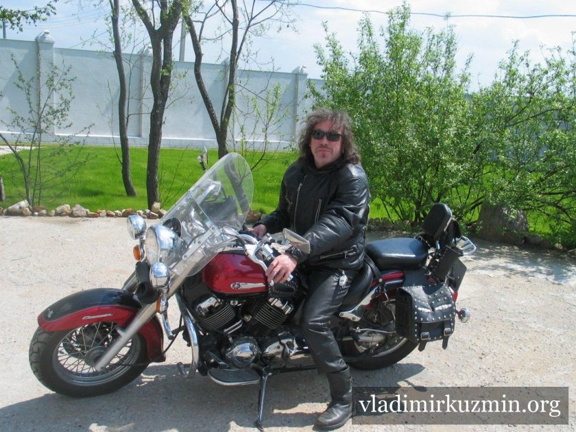Владимир Кузьмин на мотоцикле