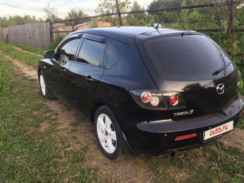 Мазда 3 хэтчбек черная