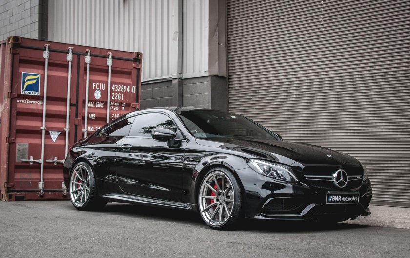 Мерседес-Бенц c63 AMG