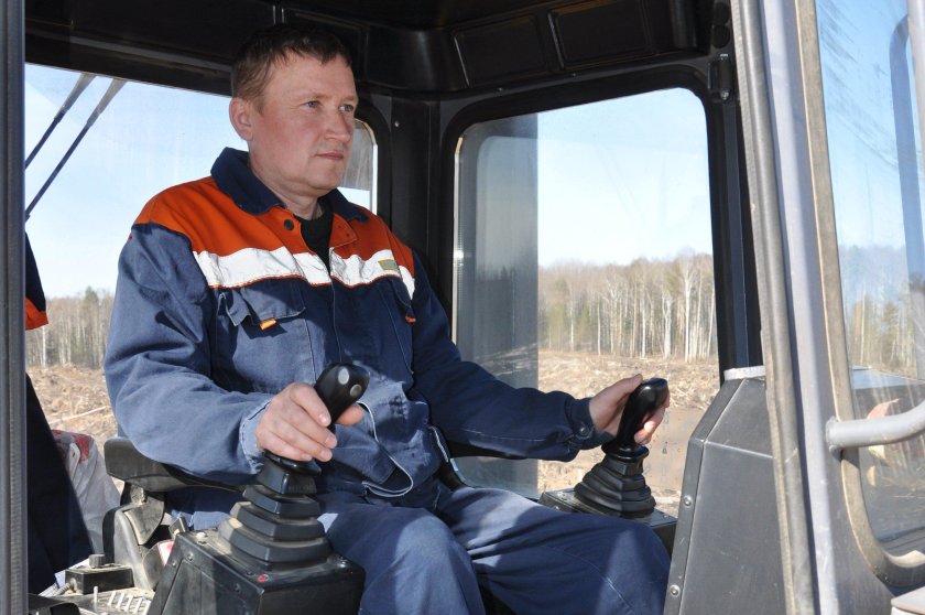 Машинист бульдозера