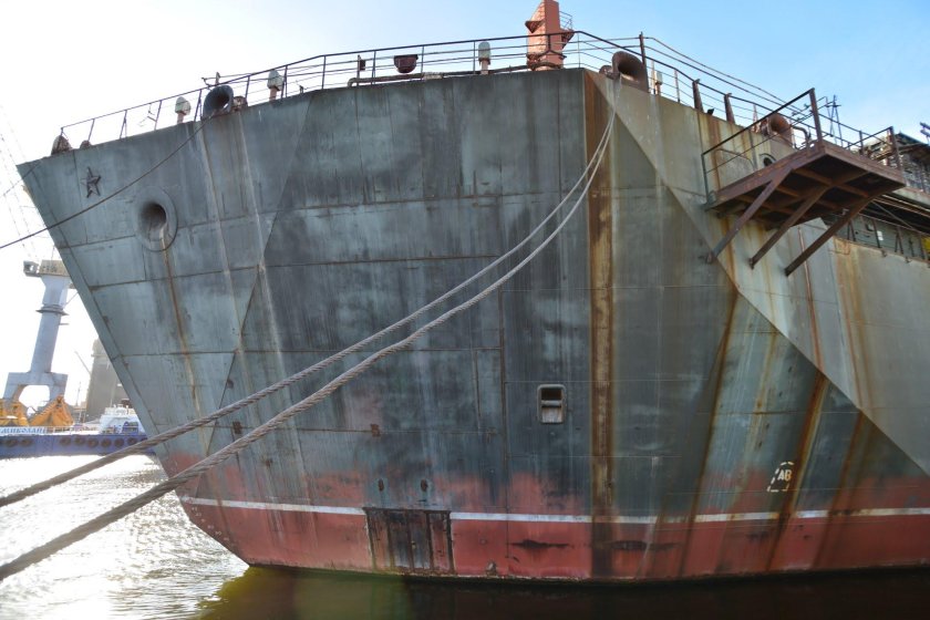 Анатолий Николаев судно