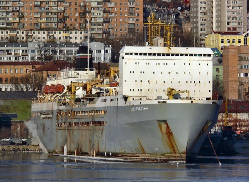 Всеволод Сибирцев плавбаза