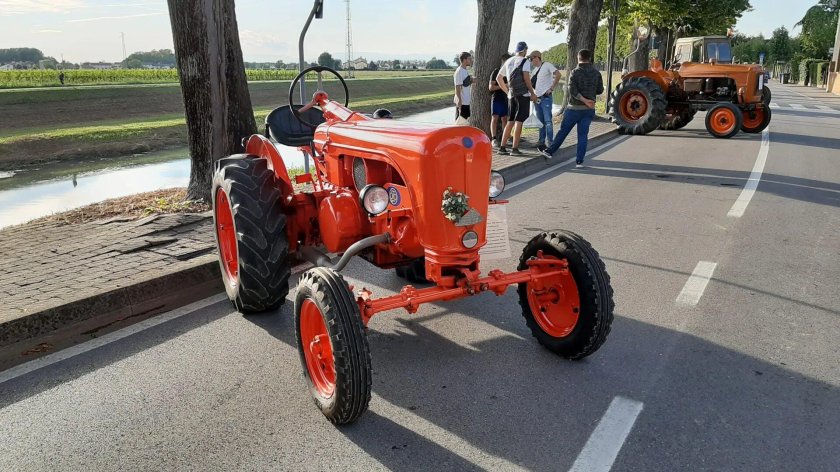 Трактор щас